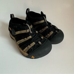 Kid’s Black and Green Keen Sandals Size 6 Toddler